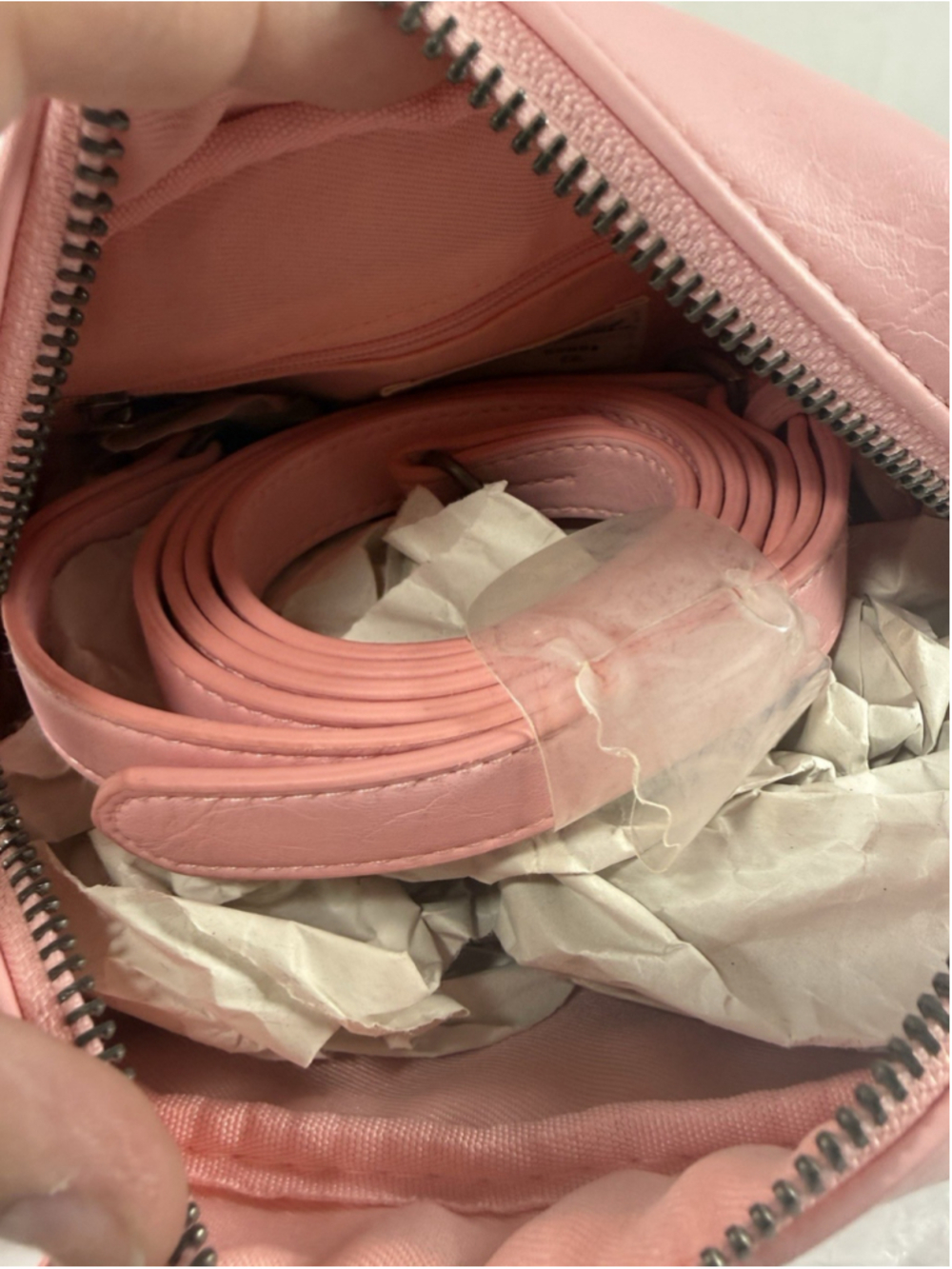 Universal Threads Camera bag Pink Crossbody with guitar Strap Multicolored new - Picture 7 of 16